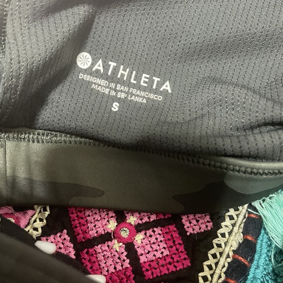 ATHLETA Womens Sz S Olive‎ Contender Printed Sports Bra Camo #446803 Athleisure - Picture 7 of 9